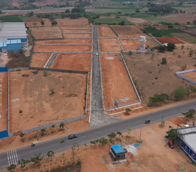 Image of a complete plot including the highway.